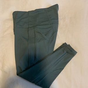 VS pocket yoga Capri